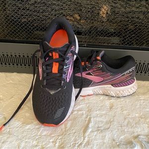 Adrenaline GTS 19. 
7.5 Brooks